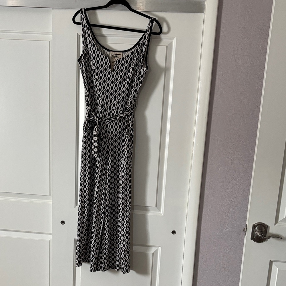 Elegant Black and White Patterned Jumpsuit